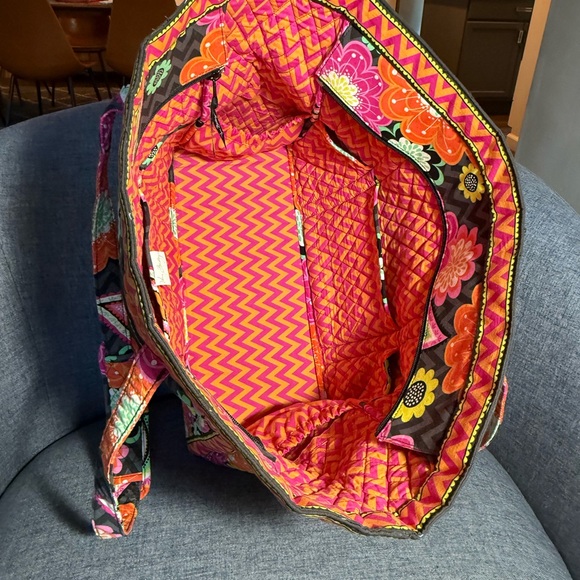 Vera Bradley Get Carried Away Tote Ziggy Zinnia - Retired Design - Picture 9 of 9